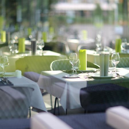 Best Western Plus Lakeside Hotel Szekesfehervar Ngoại thất bức ảnh