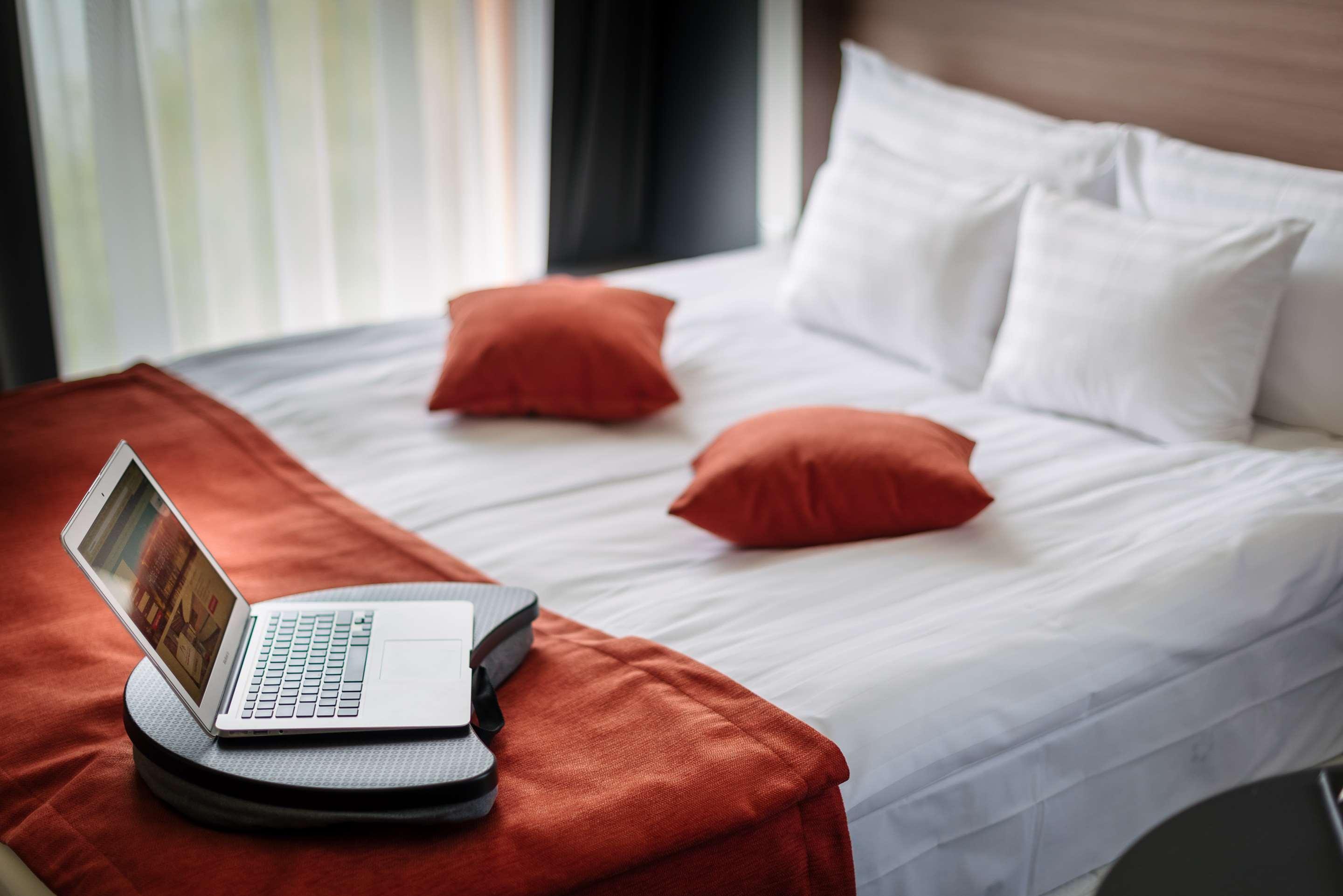 Best Western Plus Lakeside Hotel Szekesfehervar Ngoại thất bức ảnh