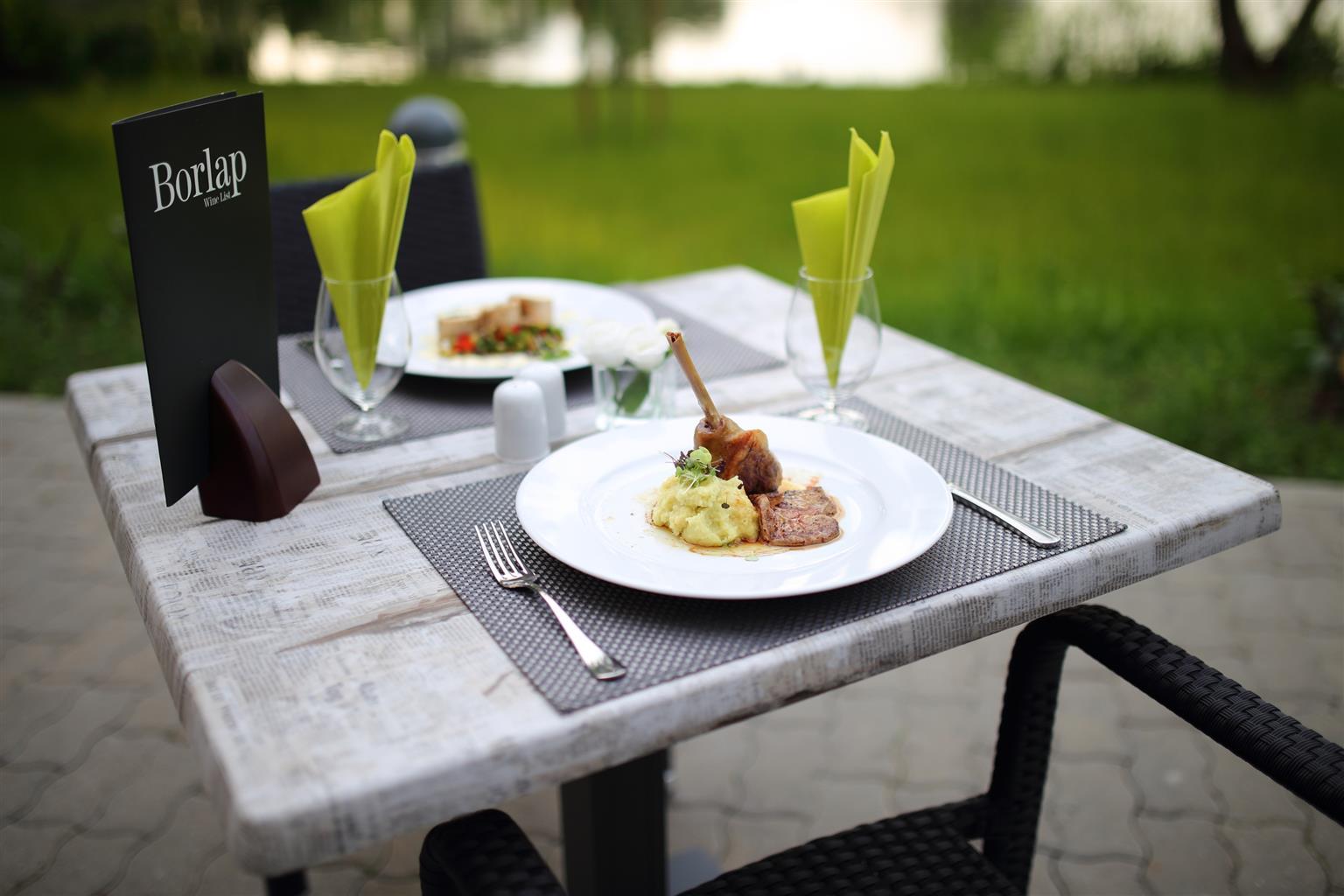 Best Western Plus Lakeside Hotel Szekesfehervar Ngoại thất bức ảnh