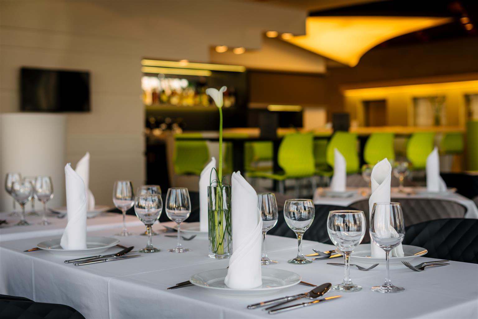 Best Western Plus Lakeside Hotel Szekesfehervar Ngoại thất bức ảnh