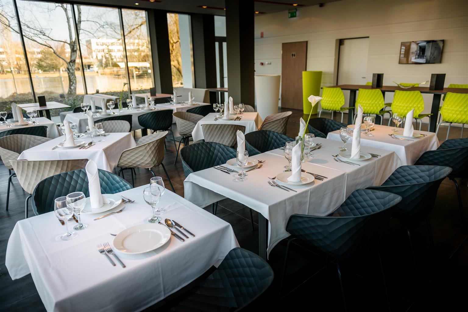 Best Western Plus Lakeside Hotel Szekesfehervar Ngoại thất bức ảnh