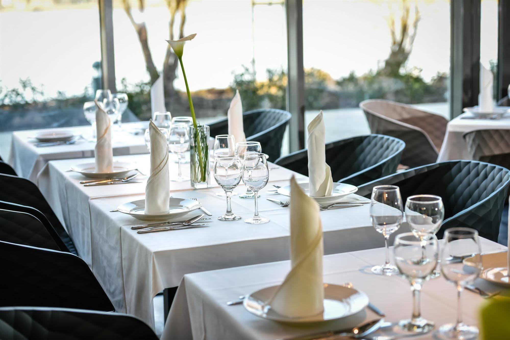Best Western Plus Lakeside Hotel Szekesfehervar Ngoại thất bức ảnh